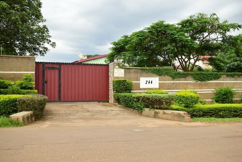 Гостиница The 244 Guest Houses в Лилонгве