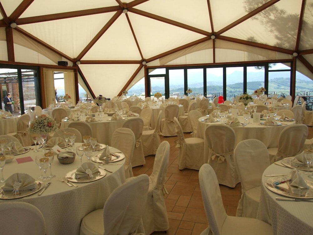 Фото La Castellaia Resort