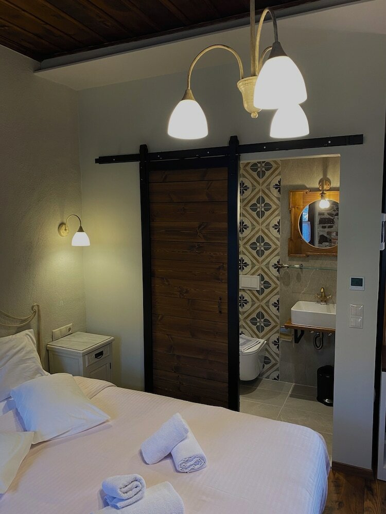 Фото Agios Germanos Traditional Hotel