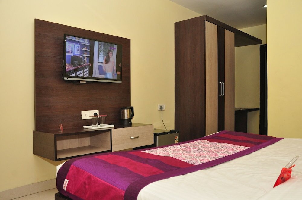 Фото Oyo 1673 Hotel Mm Yellowuds