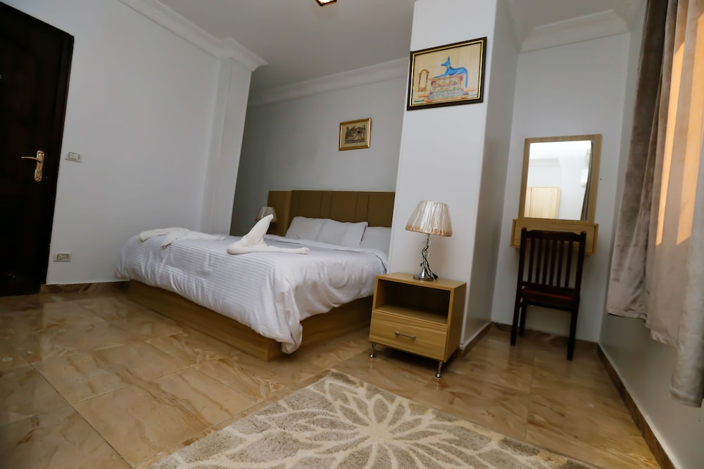 Фото Makadi Pyramids View