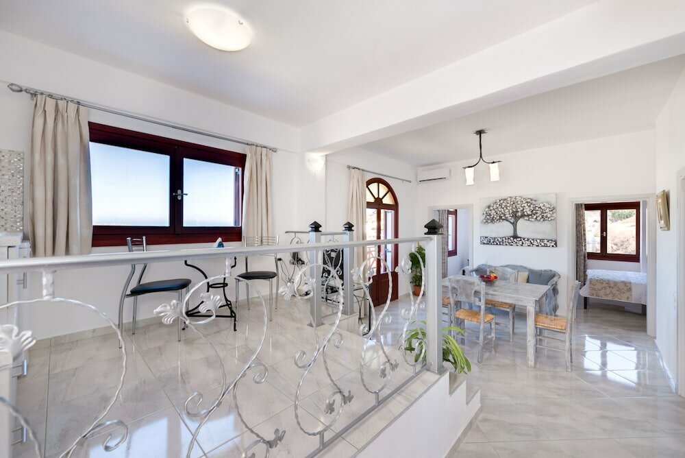 Фото Aspalathos Suites