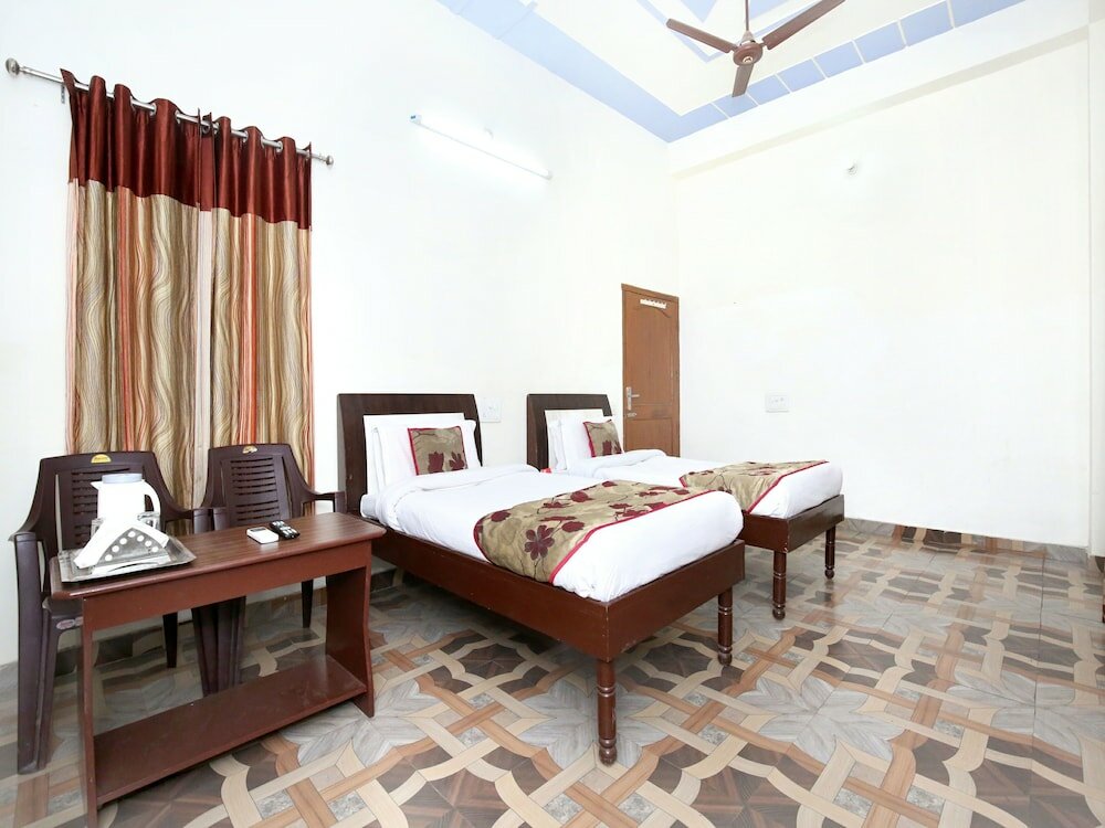 Фото Oyo 7609 Hotel Dolphin