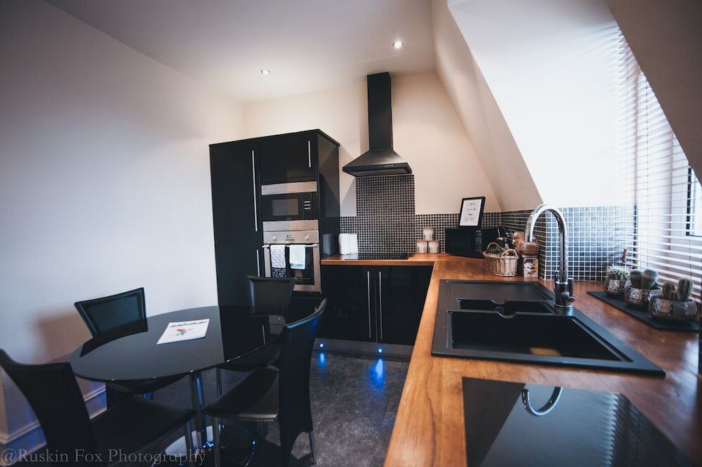 Фото Suite Apartments Aberdeen City