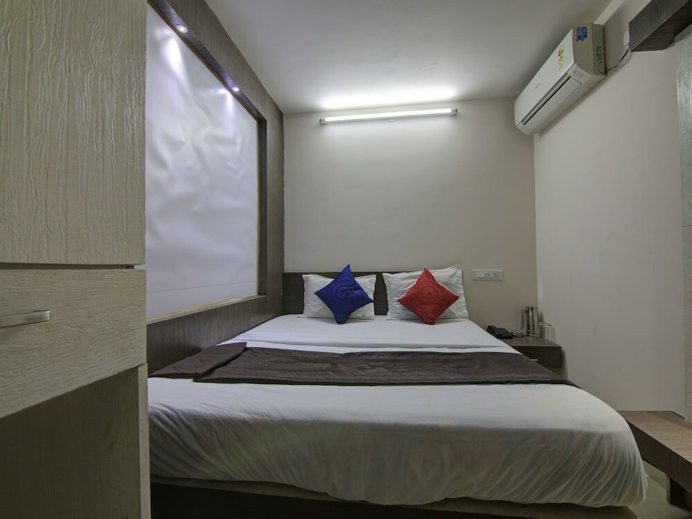 Фото Oyo 12305 Raj Residency