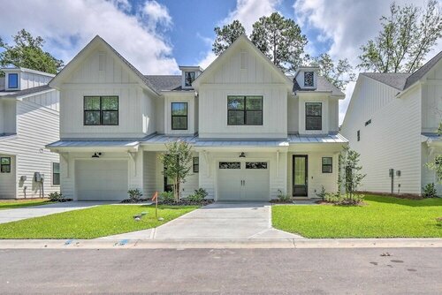 Гостиница Modern Hilton Head Townhome ~ 4 Mi to Beach! в Хилтон-Хед-Айленд