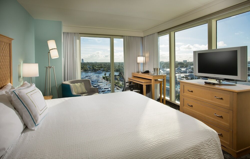 Фото Courtyard by Marriott Fort Lauderdale Beach