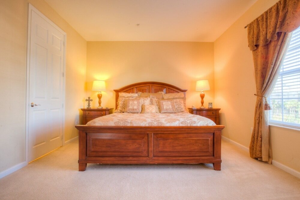 Фото Lovely Third-floor Vista Cay Resort Condo!