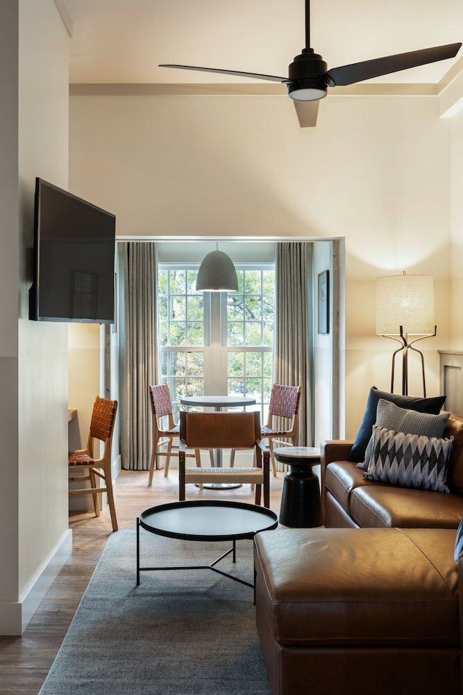 Фото The Louis Hotel