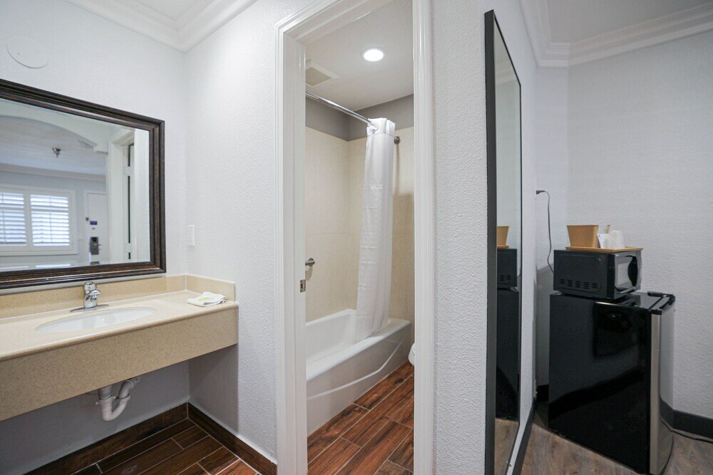 Фото Motel 6 Tustin, Ca – Orange County