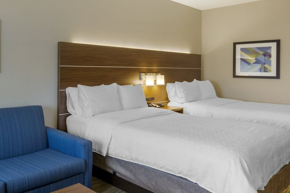 Фото Holiday Inn Express & Suites Harrison