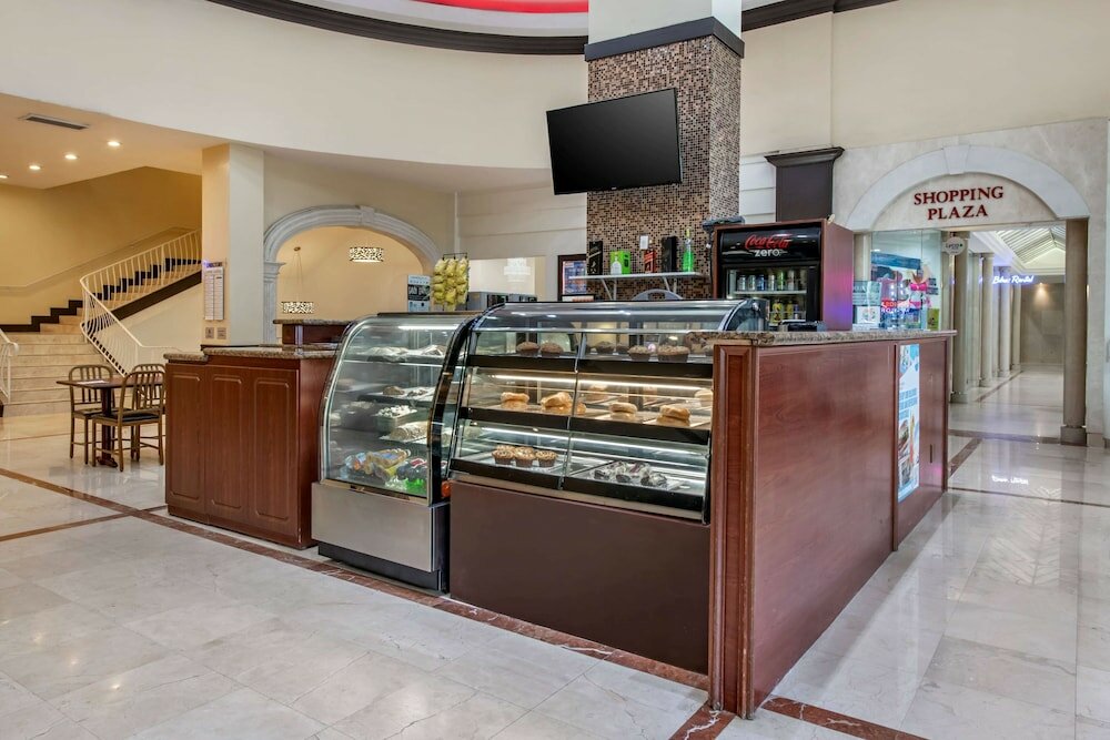 Фото Ramada Plaza by Wyndham Marco Polo Beach Resort