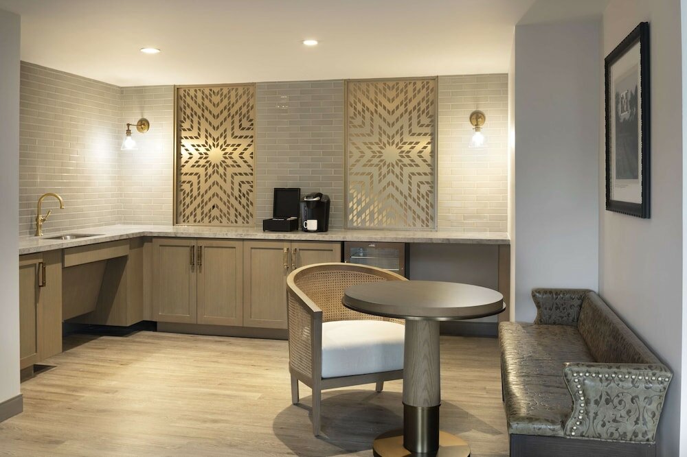 Фото Hyatt Regency Hill Country Resort & SPA