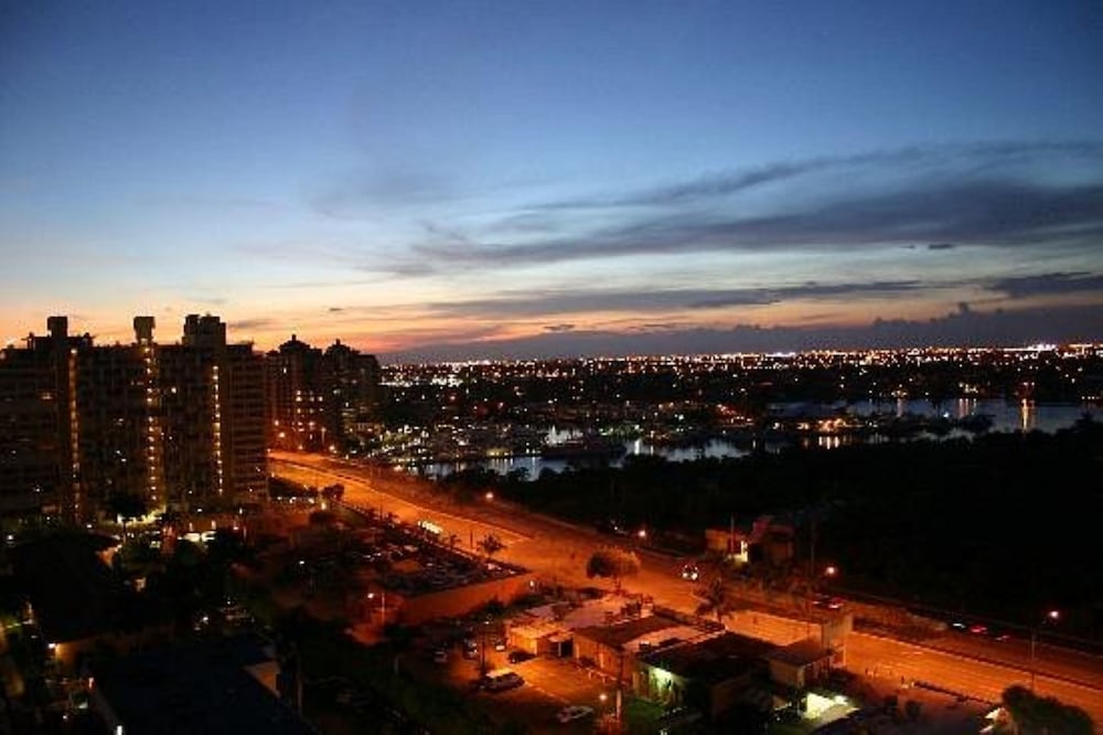 Фото Fort Lauderdale Beach Resort by Vacatia