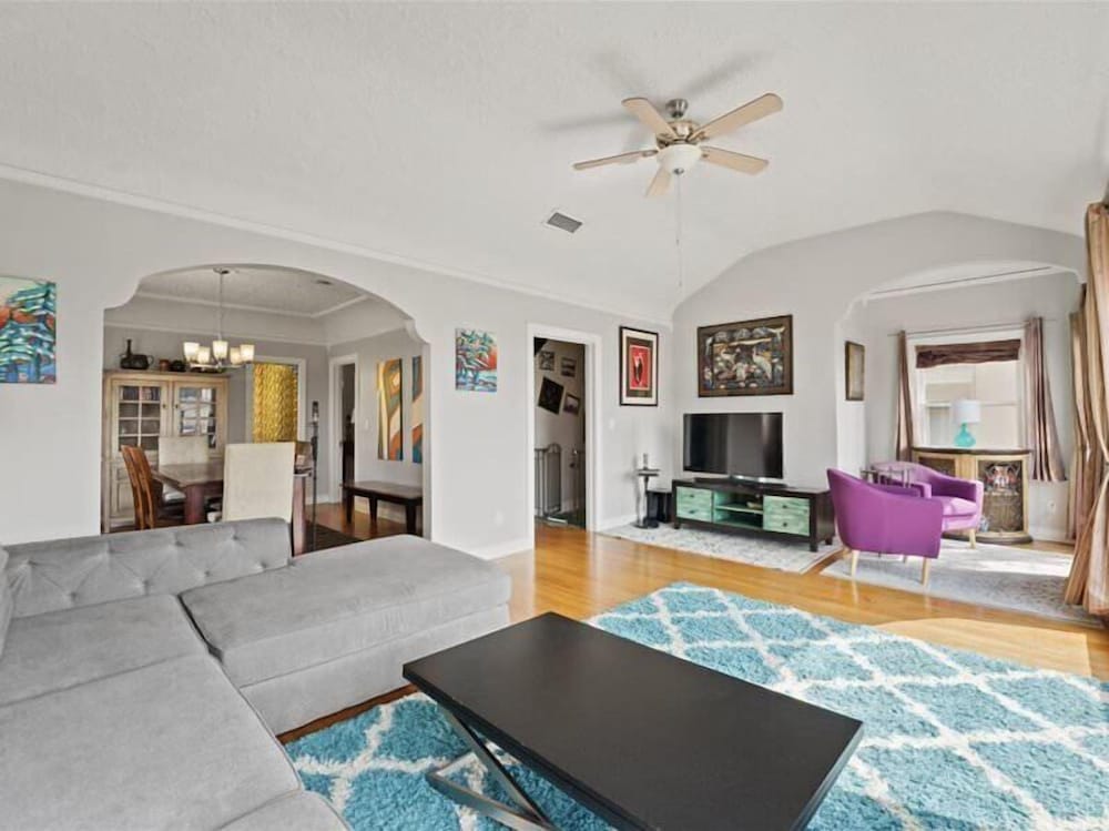 Фото Relax & Getaway - Chic Belmont Shore Duplex