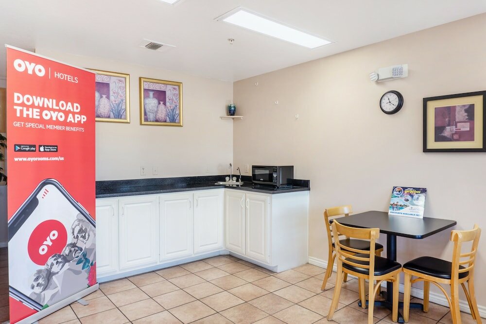 Фото Oyo Inn & Suites Medical Center San Antonio