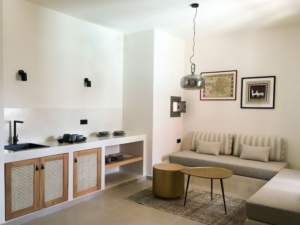 Фото Terra Nera Suites Santorini