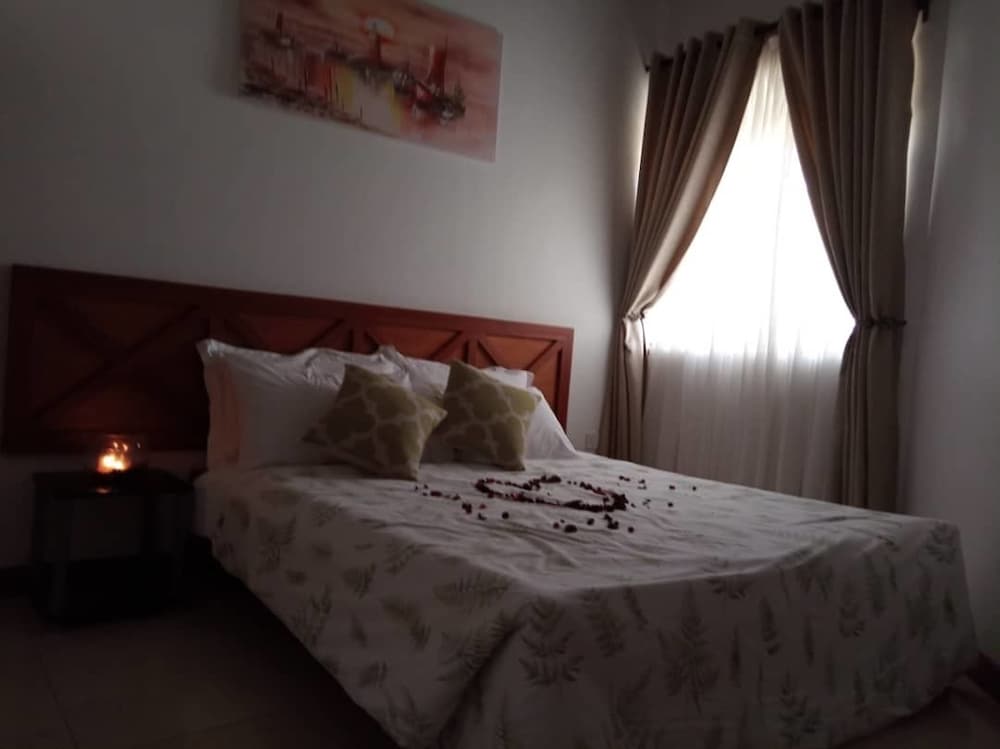 Фото Kaazi LakeFront Villas