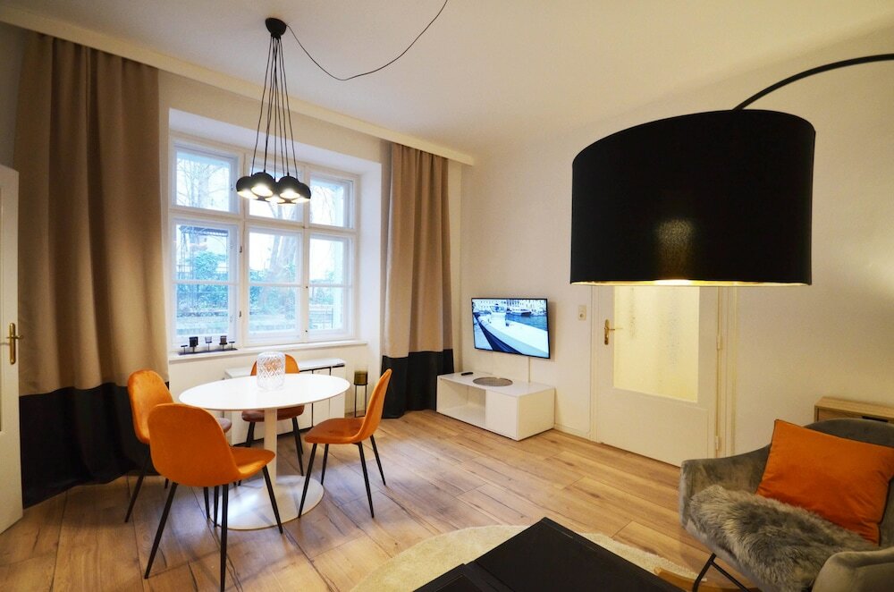 Фото Cozy Apartment near The Town Hall Vienna
