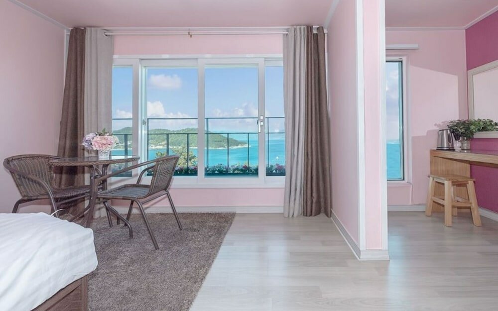 Фото Yeosu Maison Blanche Pension