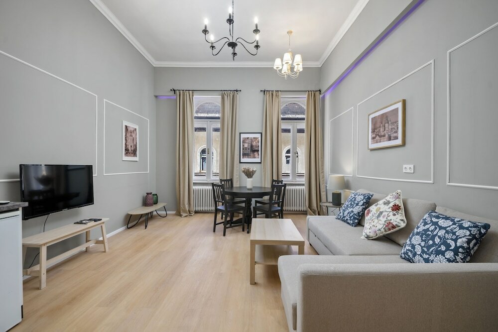 Фото Venus Apartments - Akacfa street I