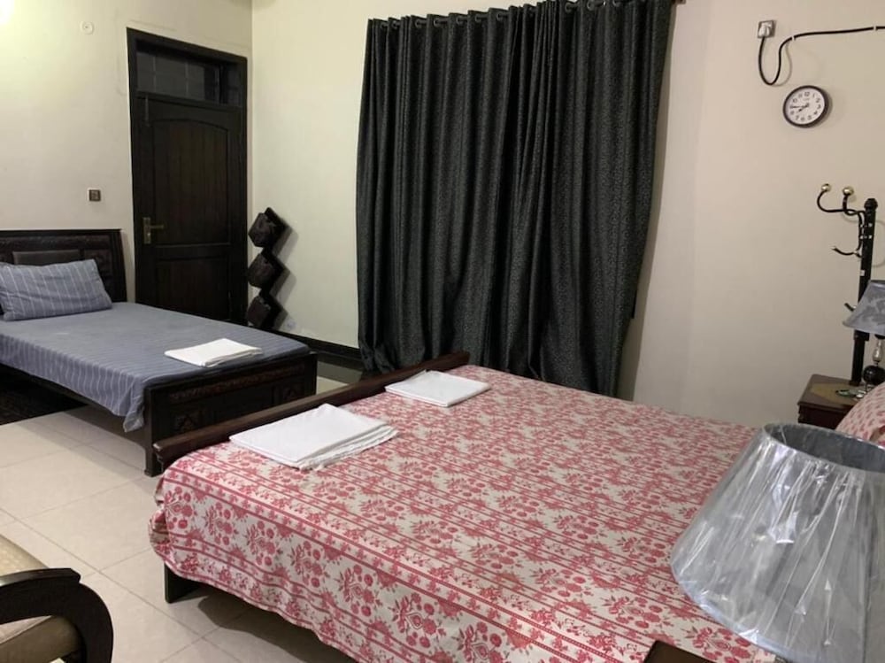 Фото Evergreen Guest Lodge - Egl