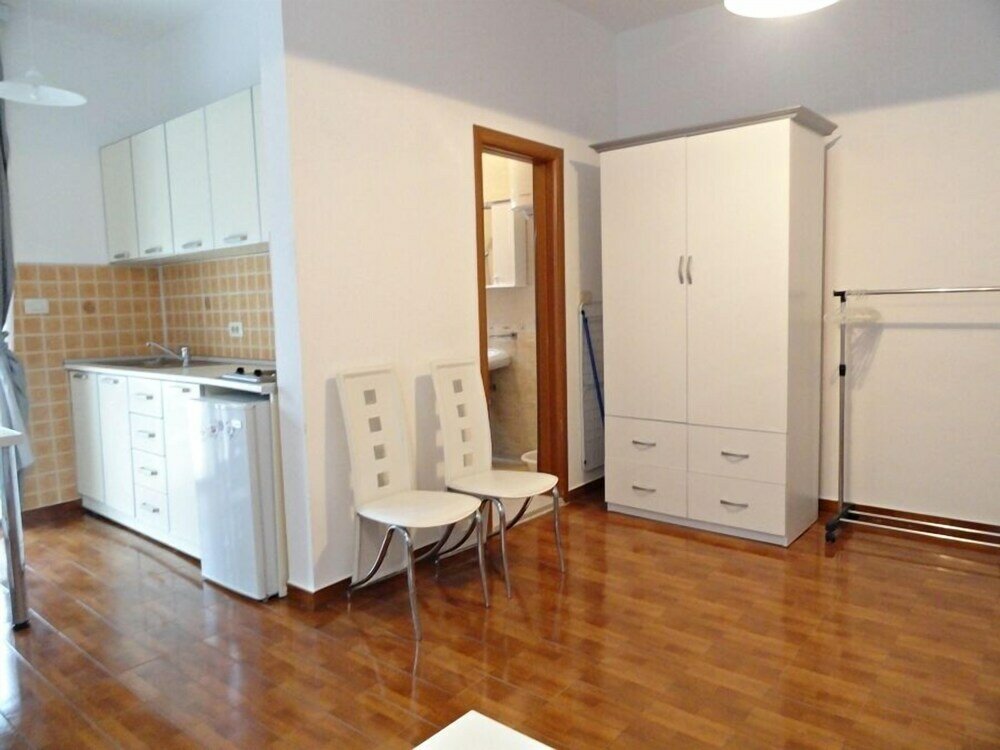 Фото Villa Oasis with swimming pool