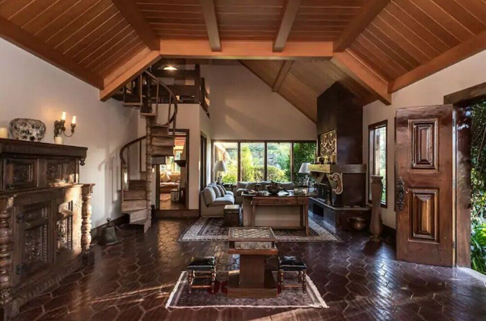 Фото Aconchegante Mansão em Campos do Jordão