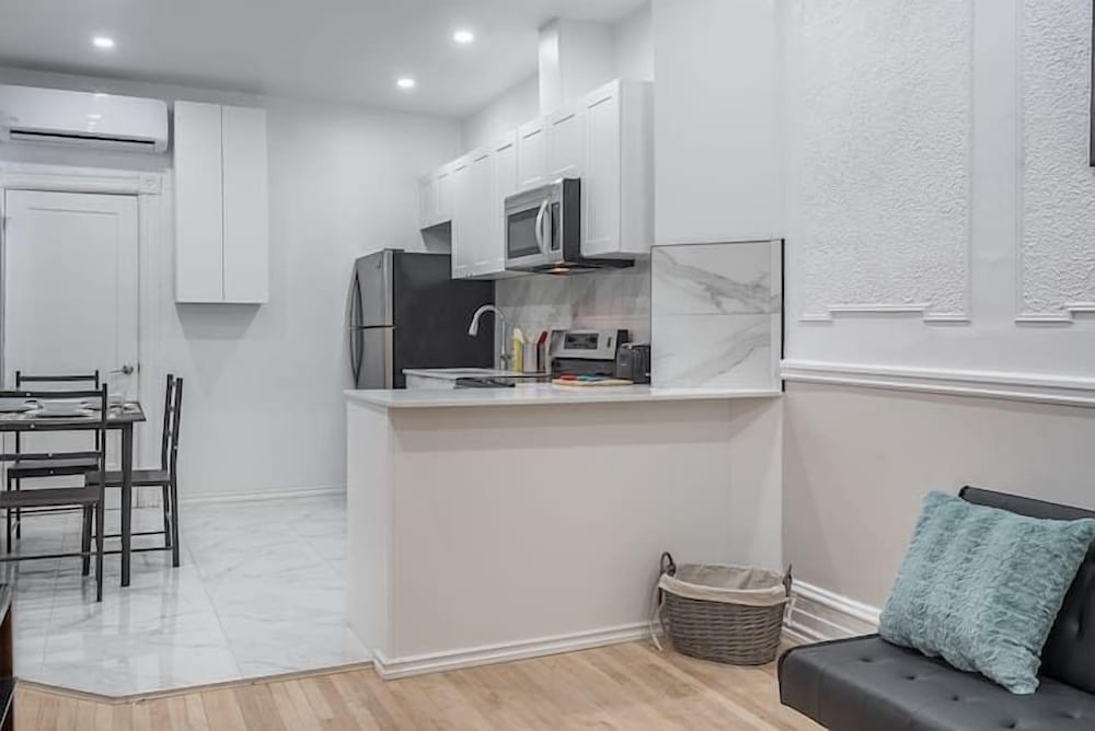 Фото Huge and Lovely 16br Apt