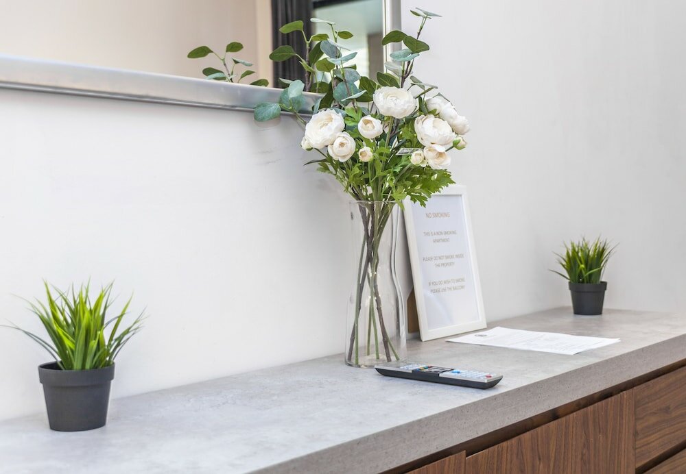 Фото Point West Apartments Gloucester Road