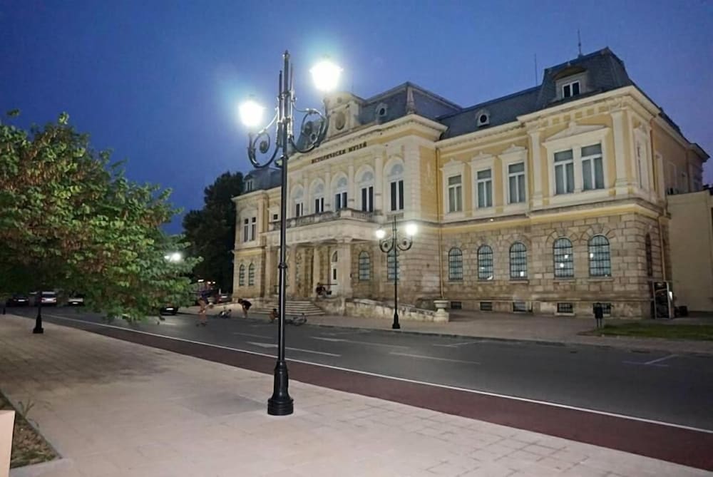 Фото Charlino Plaza