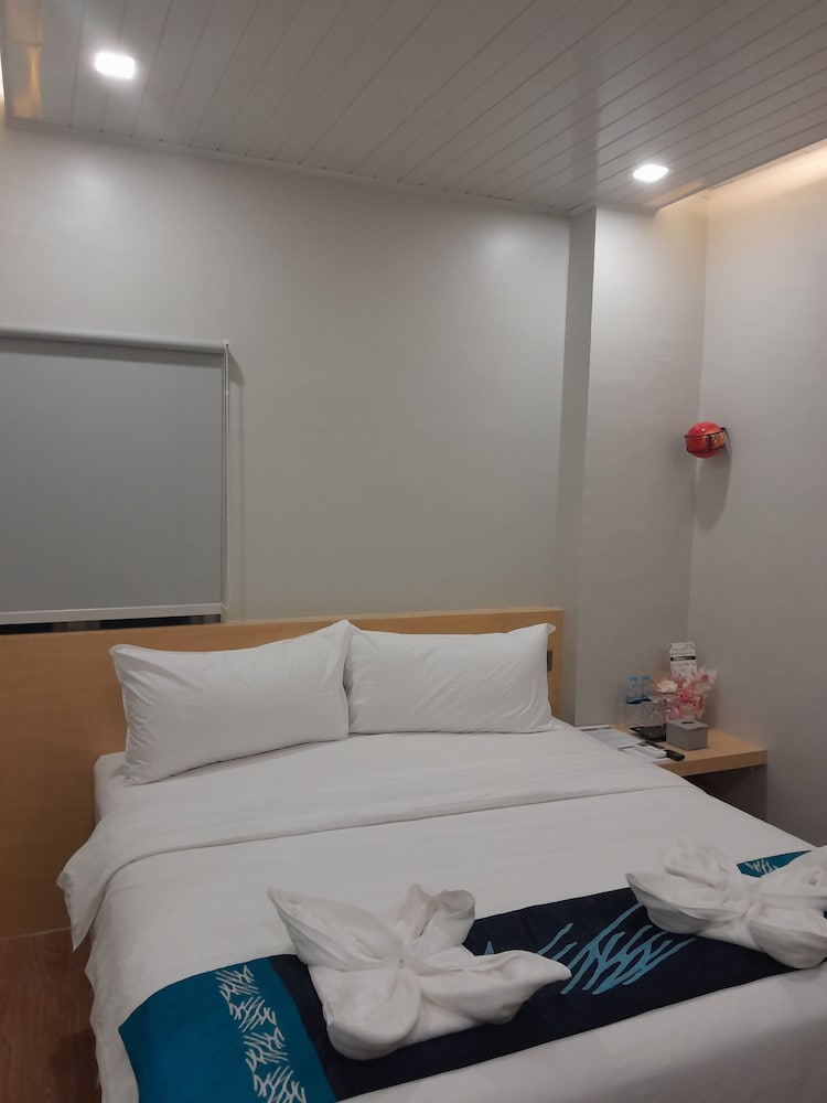 Фото TravelBiz Hotel