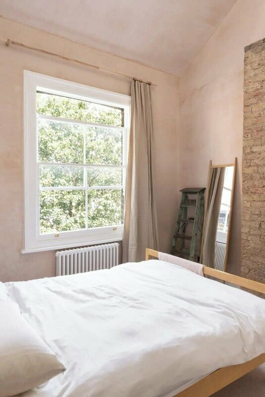 Гостиница Rustic & Spacious 2bd Flat Near White City в Лондоне