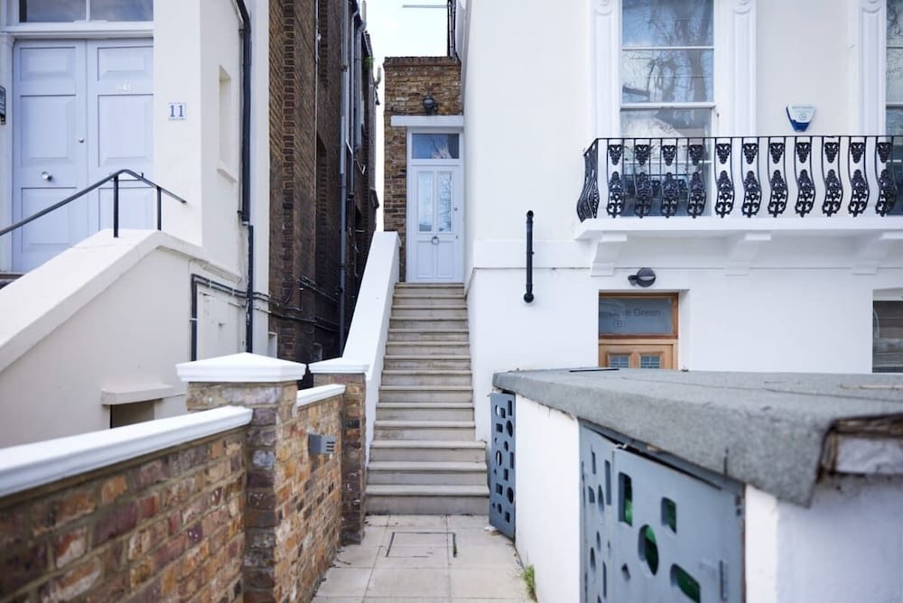Фото The Camden Place - Breathtaking 4bdr Flat With Garden