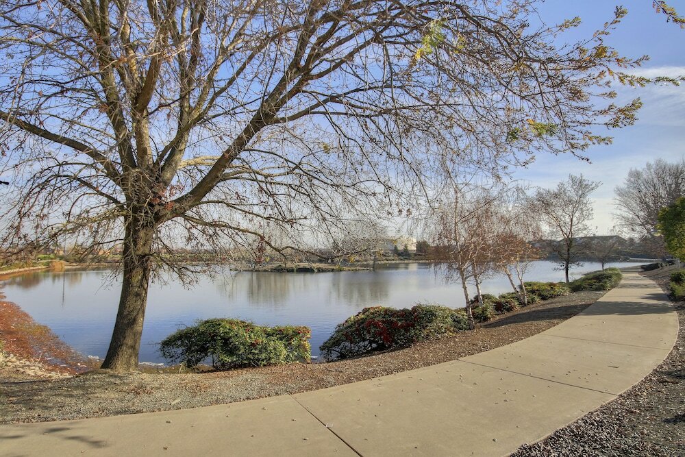 Фото Wyndham Garden Sacramento Airport Natomas