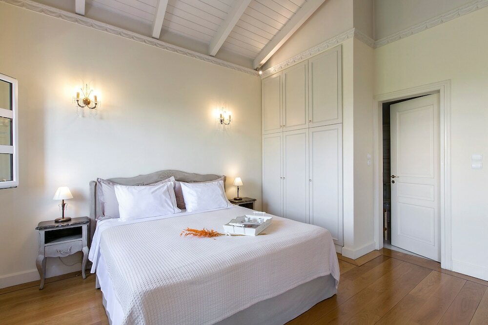 Фото Aerides Luxury Suites