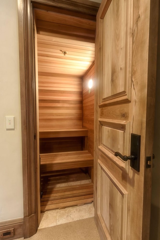 Фото Lx1: Chateau D' Renaitre - Carmel-by-the-sea Luxury Villa: