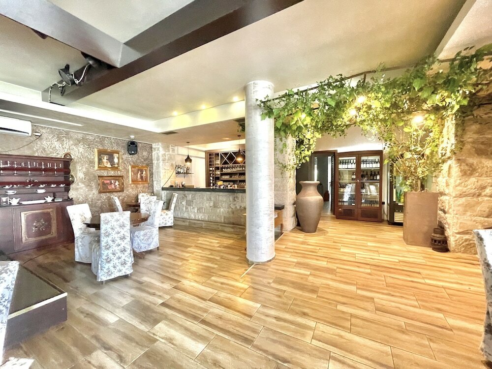 Фото Hotel Opera Jaz