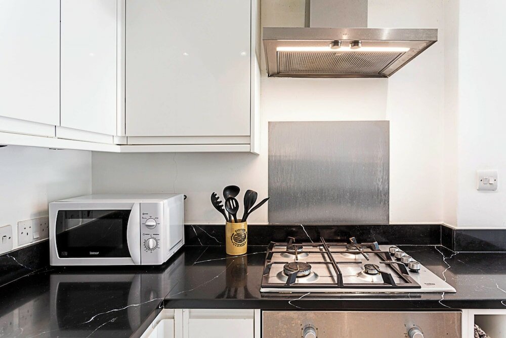 Фото Kensington Retreat With Private Patio