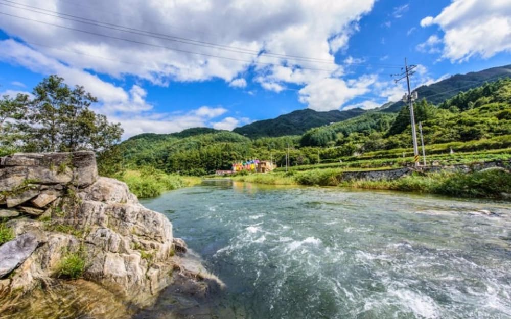 Фото Geochang Windmill Village Pension
