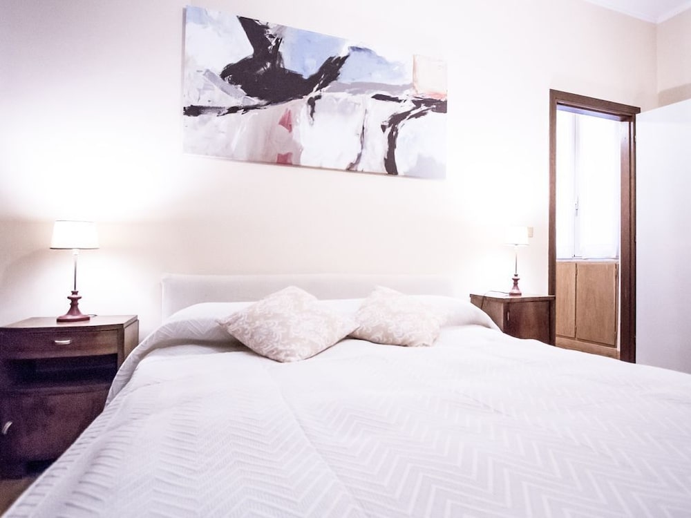 Фото Trevi Fountain Home