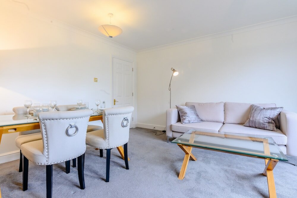 Фото Somerset Court Apartments