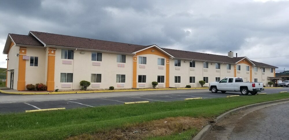 Фото Super 8 by Wyndham Franklin