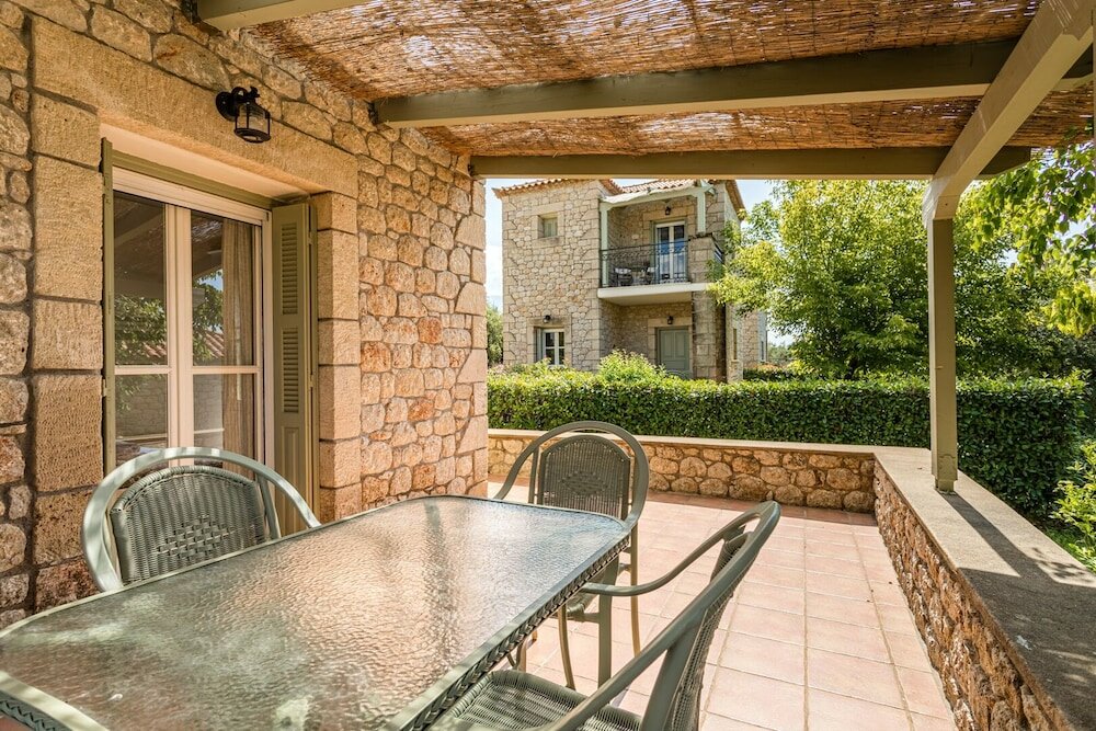 Фото Lithos Stoupa Villas