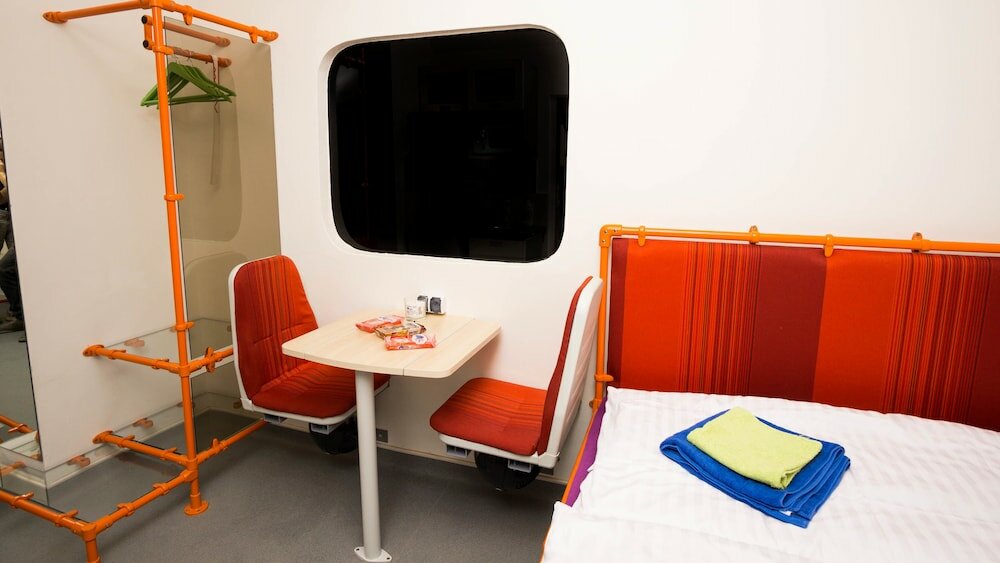 Фото Metro Apartment