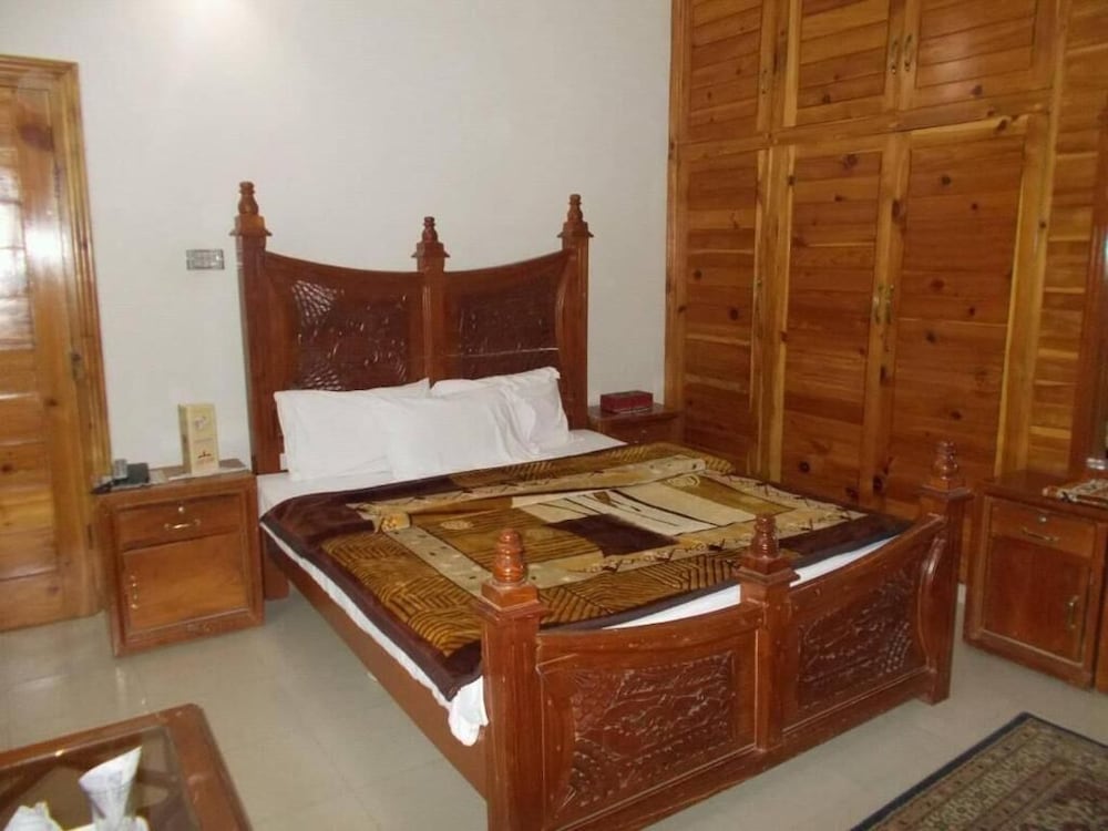 Фото Pak Palace Guest House Abbottabad