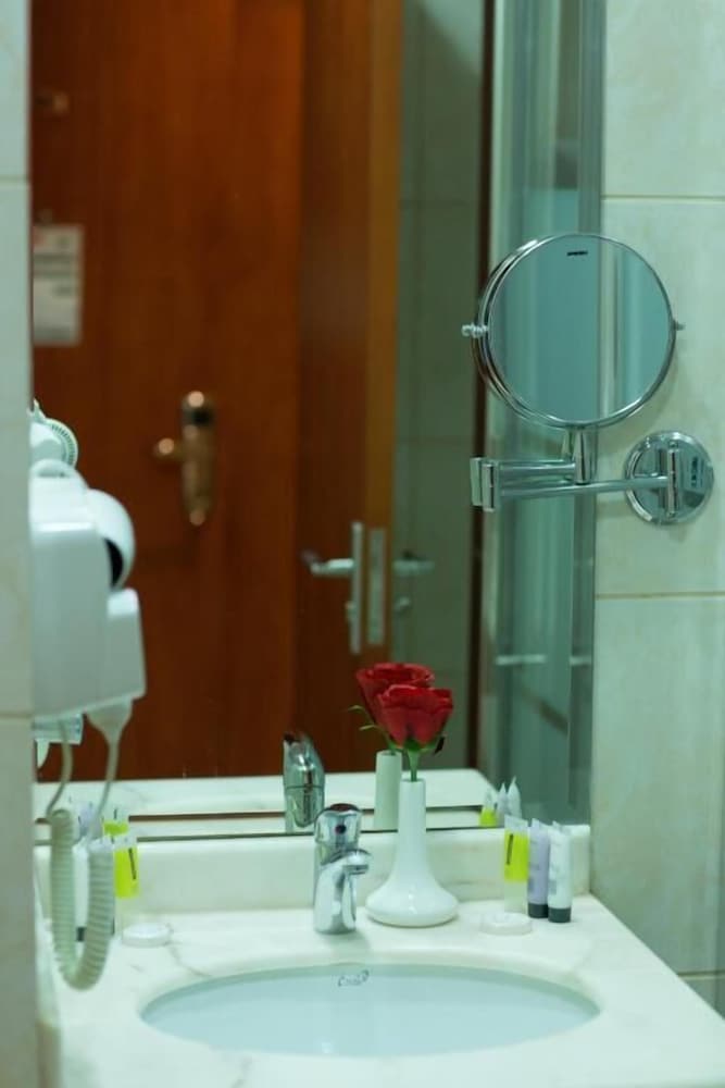 Фото Barakat Burhan Hotel