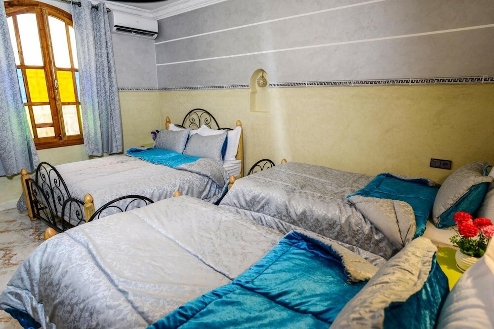 Фото Faouzi Hôtel