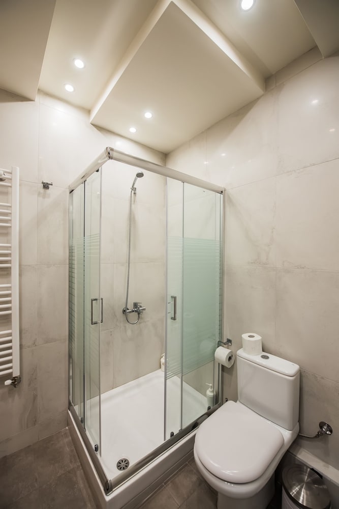 Фото Halu! Modern Centre Apartment