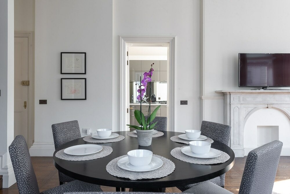 Фото Grosvenor Gardens by Capital